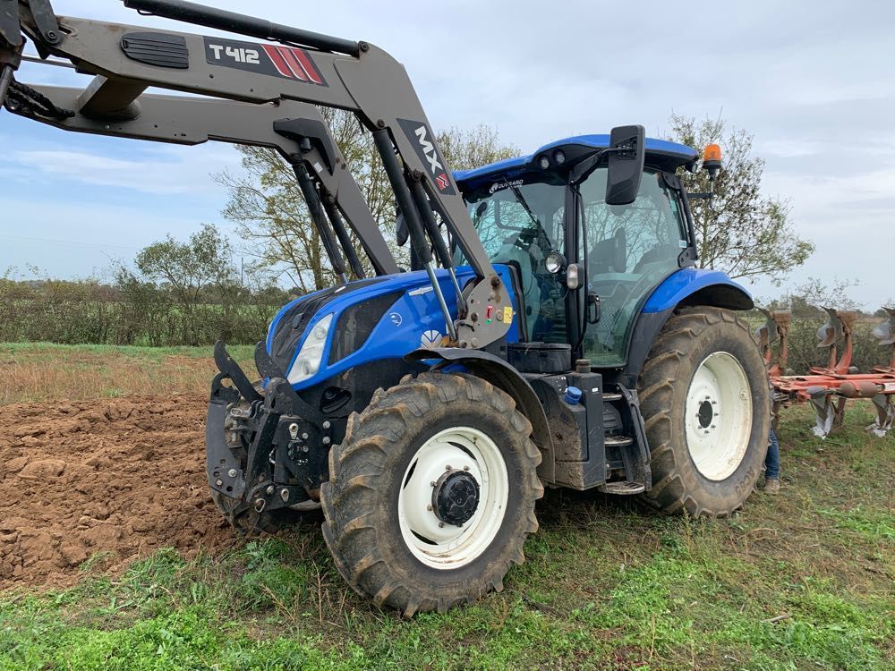 E-FARM: New Holland T6.155 - Tractor - id P5MIAHF - 75.000 € - Año: 2018 - Horas: 3400,Potencia del motor: 125,Francia