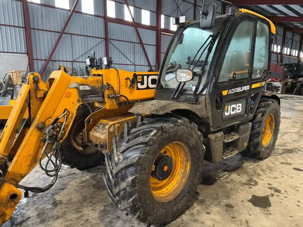 E-FARM: JCB 542-70 AGRI Super - Încărcător telescopic - id TXSEPJB - 65.800 EUR - Anul: 2022 - Citeste ore: 4,Muterea motorului: 130,Franța
