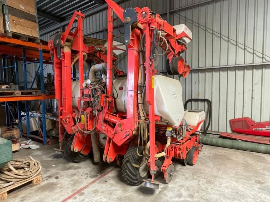 E-FARM: Kuhn maxima rt gt1350 - Einzelkornsämaschine - id 6HHQTA7 - 12.000 € - Baujahr: 2008 - Frankreich