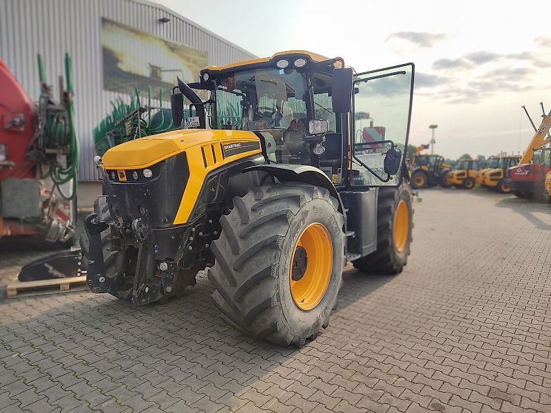 E-FARM: JCB Fastrac 4220 - Tractor - id SX4ND4V - 108.824 EUR - Anul: 2020 - Citeste ore: 3.200,Germania