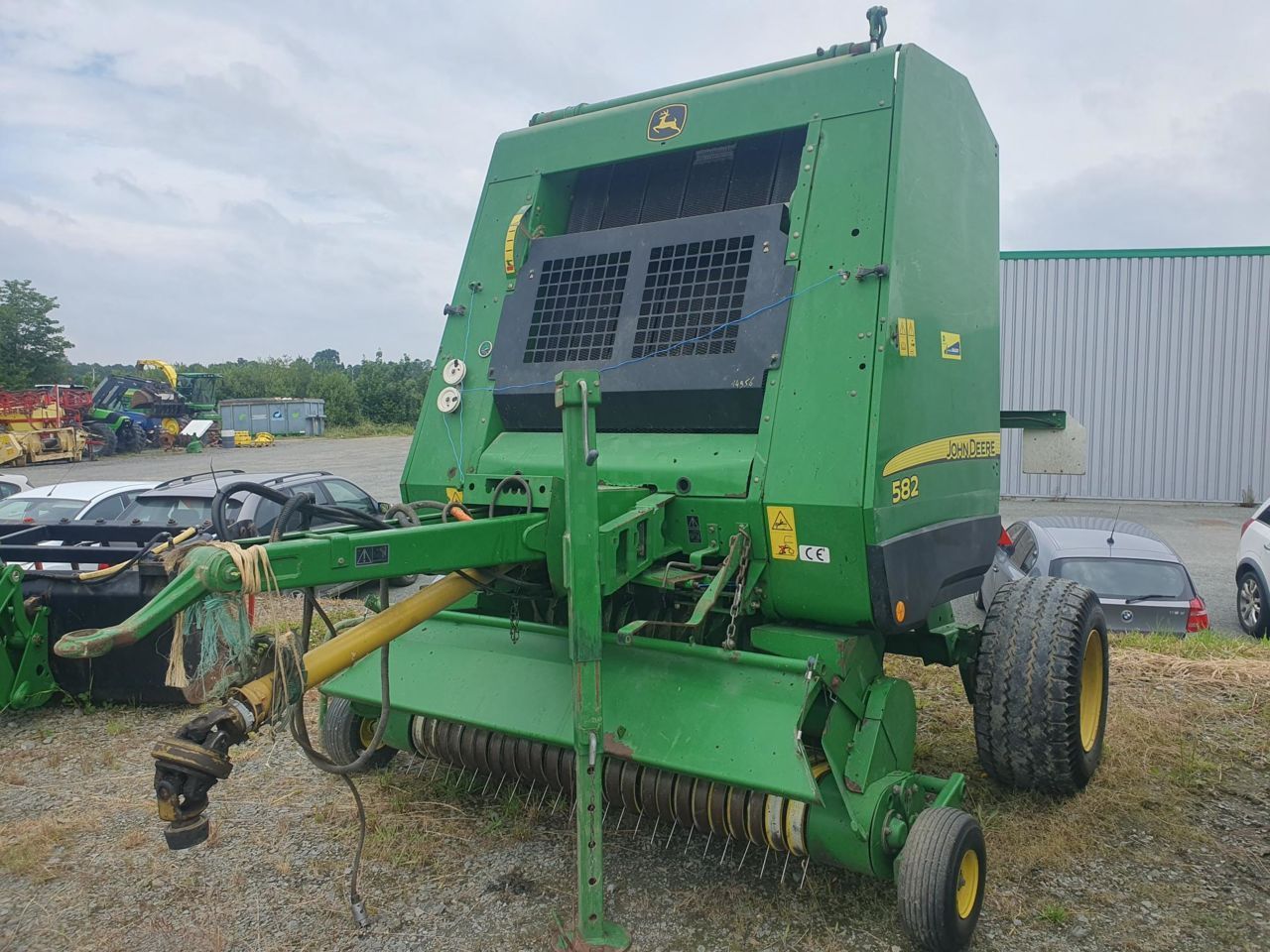 E-FARM: John Deere 582 - Presse à balles - id 4WBTP7Y - 12 000 € - Année: 2007 - Balles produites: 12 000,France
