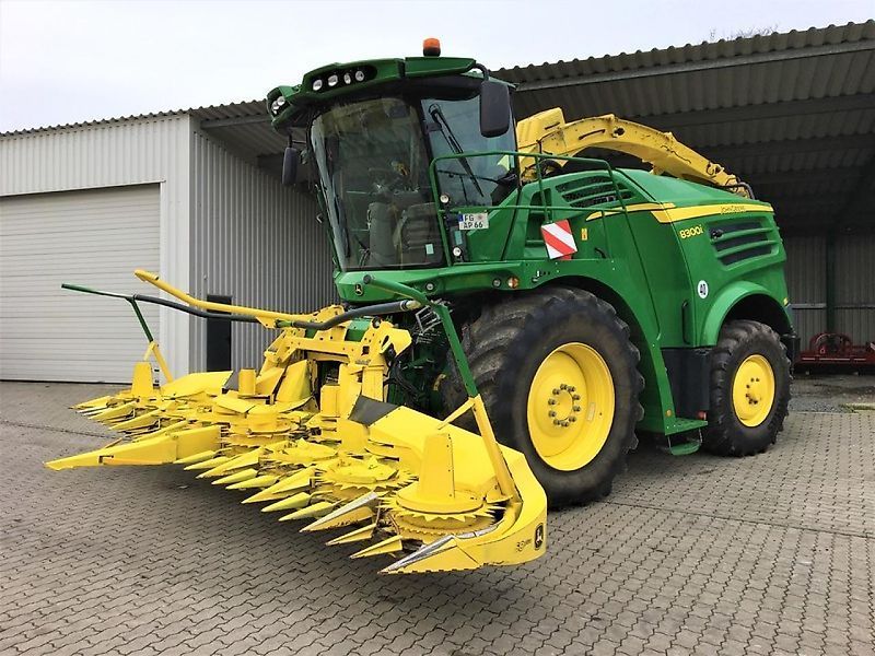 E-FARM: John Deere 8300 - Trinciatricia semovente - id NVKF35S - 275.000 € - Anno di costruzione: 2016 - Ore: 1.377,Potenza del motore: 489,Germania