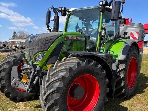 Fendt 724 Vario Profi Plus Trattore