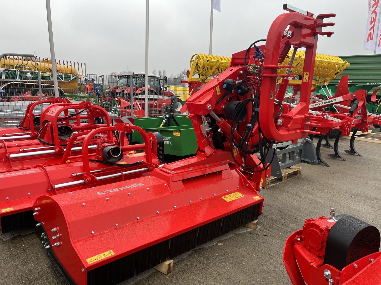 E-FARM: TEHNOS schwenk-seitenmulcher mbp 200 lw - Topper - id SUNSPTY - €8,750 - Year of construction: 2023 - Austria