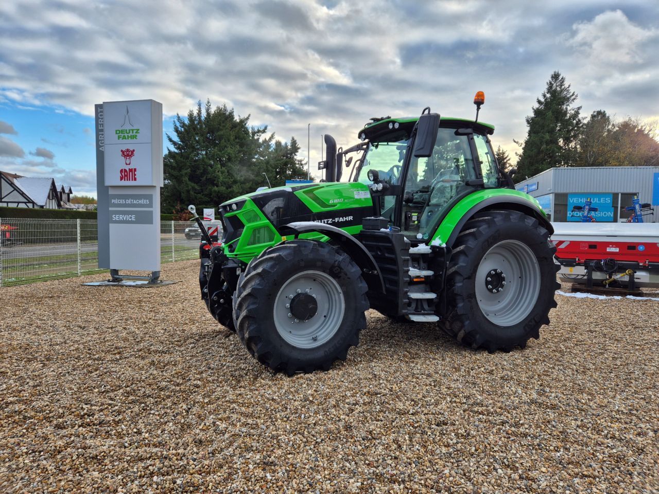 E-FARM: Deutz-Fahr Agrotron 6180 - Traktor - id 6BSISMM - 120.000 € - Baujahr: 2023 - Abgelesene Motorstunden: 400,Motorleistung (PS): 180,Frankreich