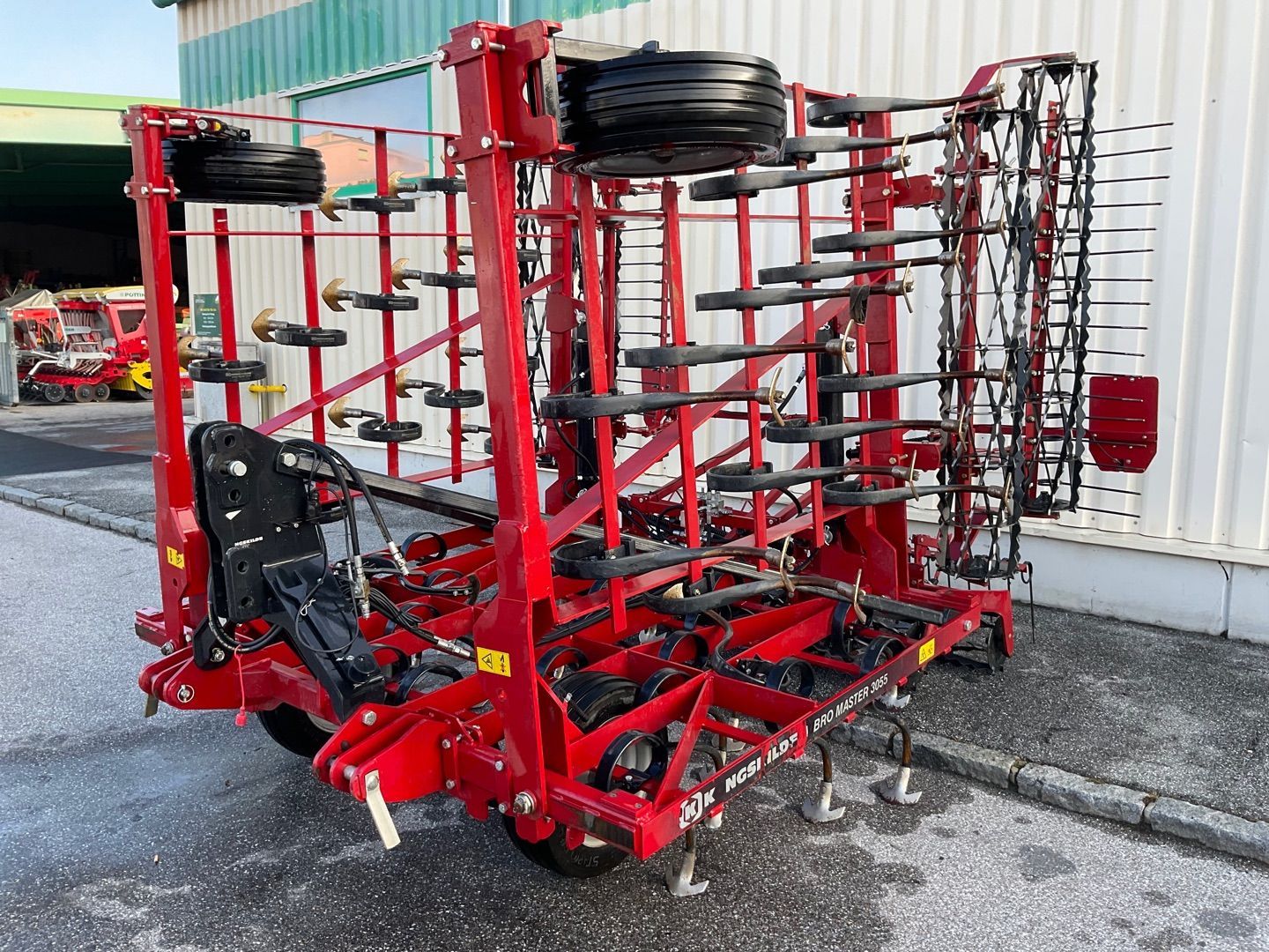 E-FARM: KONGSKILDE VIBRO MASTER  3055 VTM - Combinata per preparazione letto di semina - id 6LLRE6L - 20.265 € - Anno di costruzione: 2022 - Austria