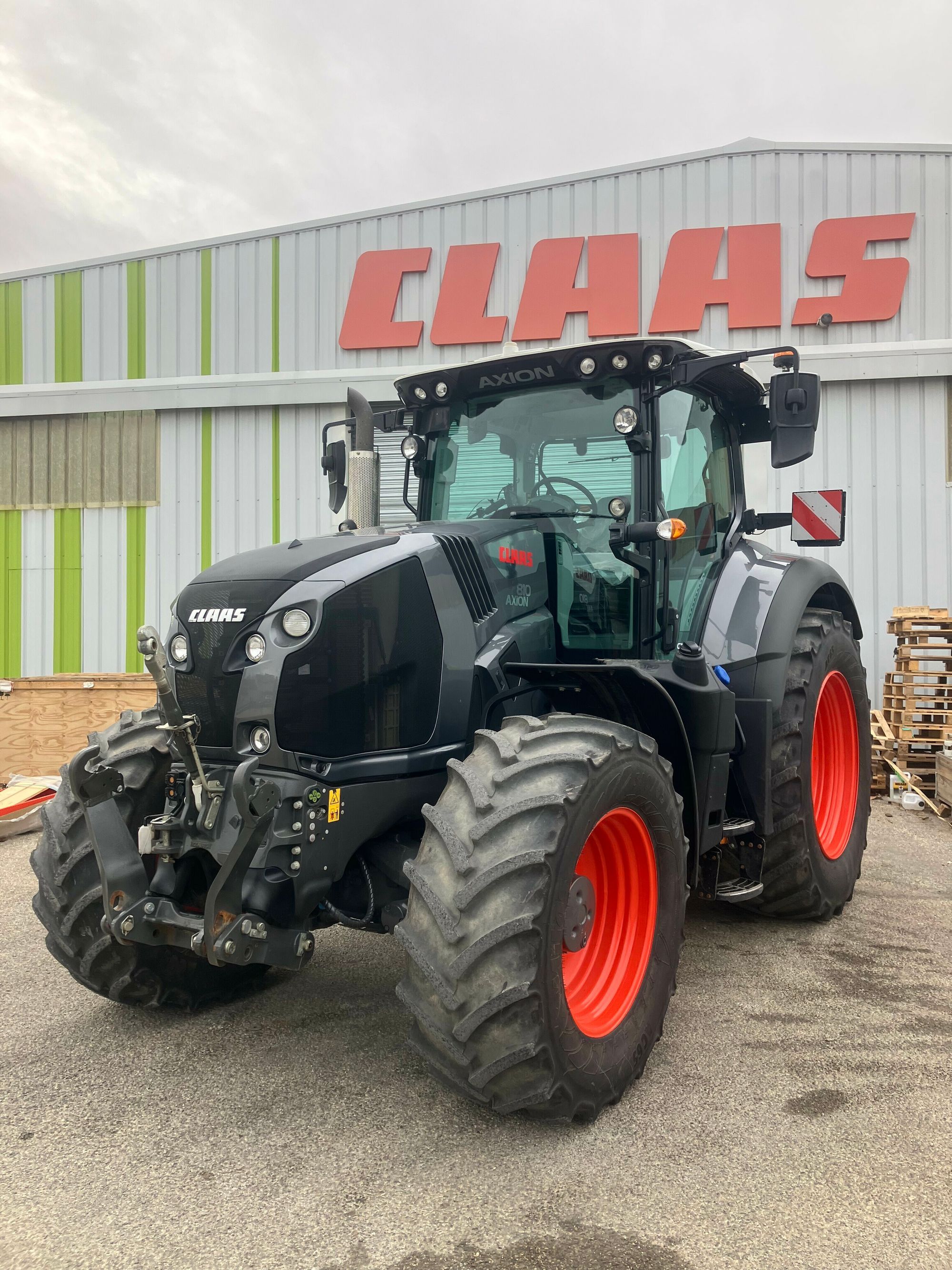 E-FARM: Claas Axion 810 CMATIC - Tractor - id QEHZMM2 - 130.000 EUR - Anul: 2022 - Citeste ore: 1.750