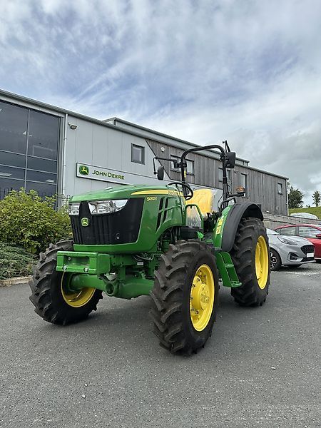 John Deere 5050 E Tracteur 28 286 €