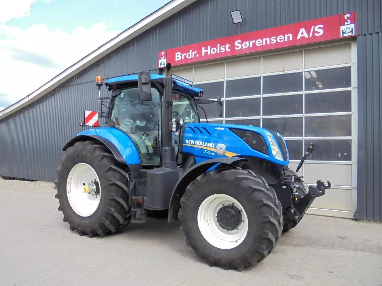 New Holland T7.270 AC Tractor €112,404