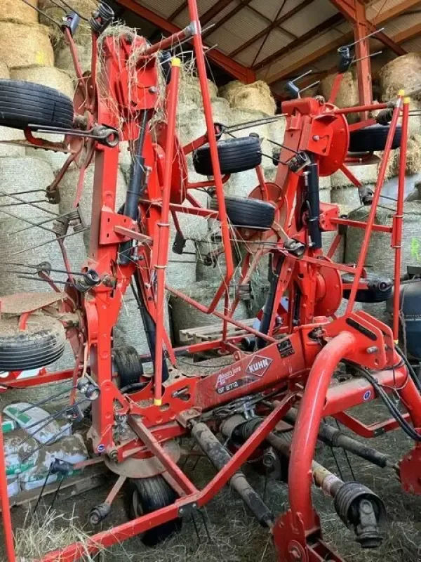 E-FARM: Kuhn GF 8712 - Faneuse - id 9UDRVBD - 11 500 € - Année: 2018 - France