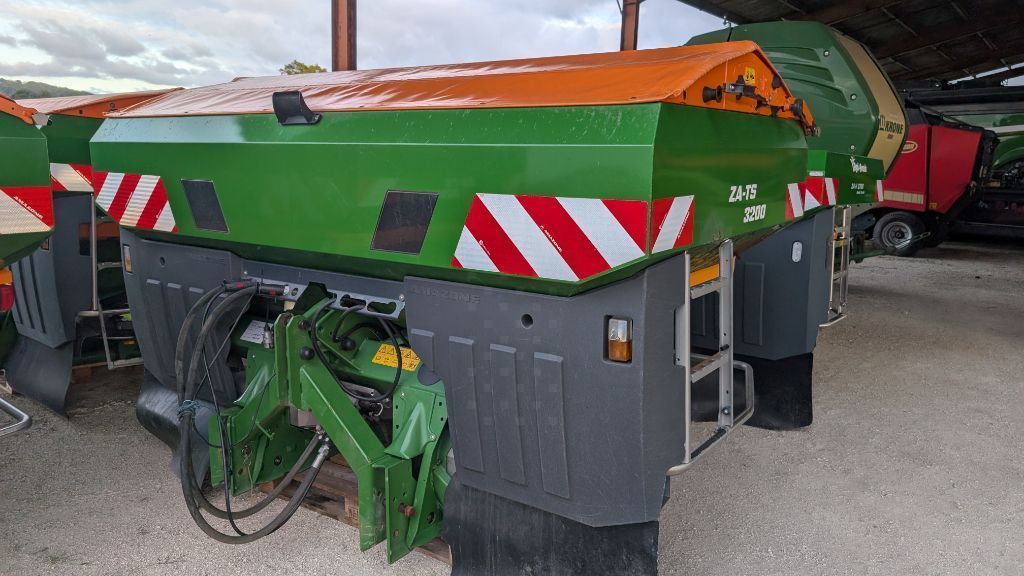 Amazone za-ts profis hydro 3200 Fertiliser spreader €8,900