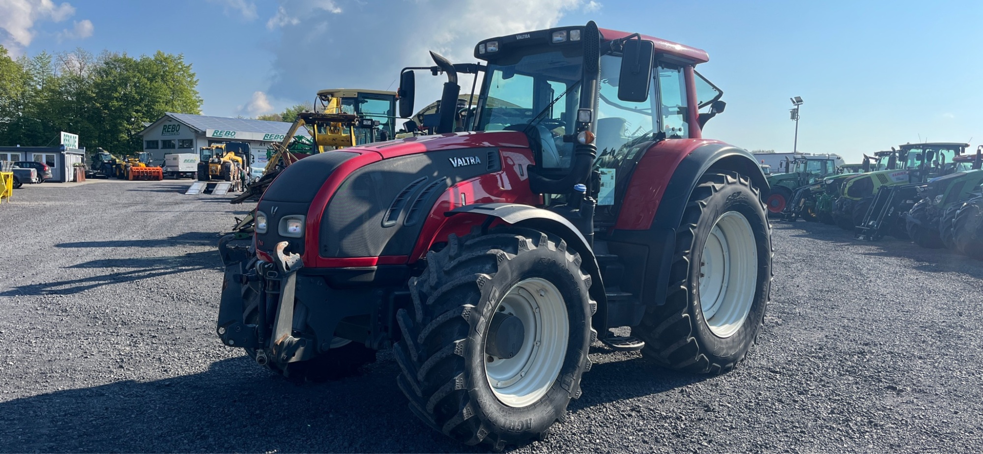 Valtra T 163 tractor €46,560