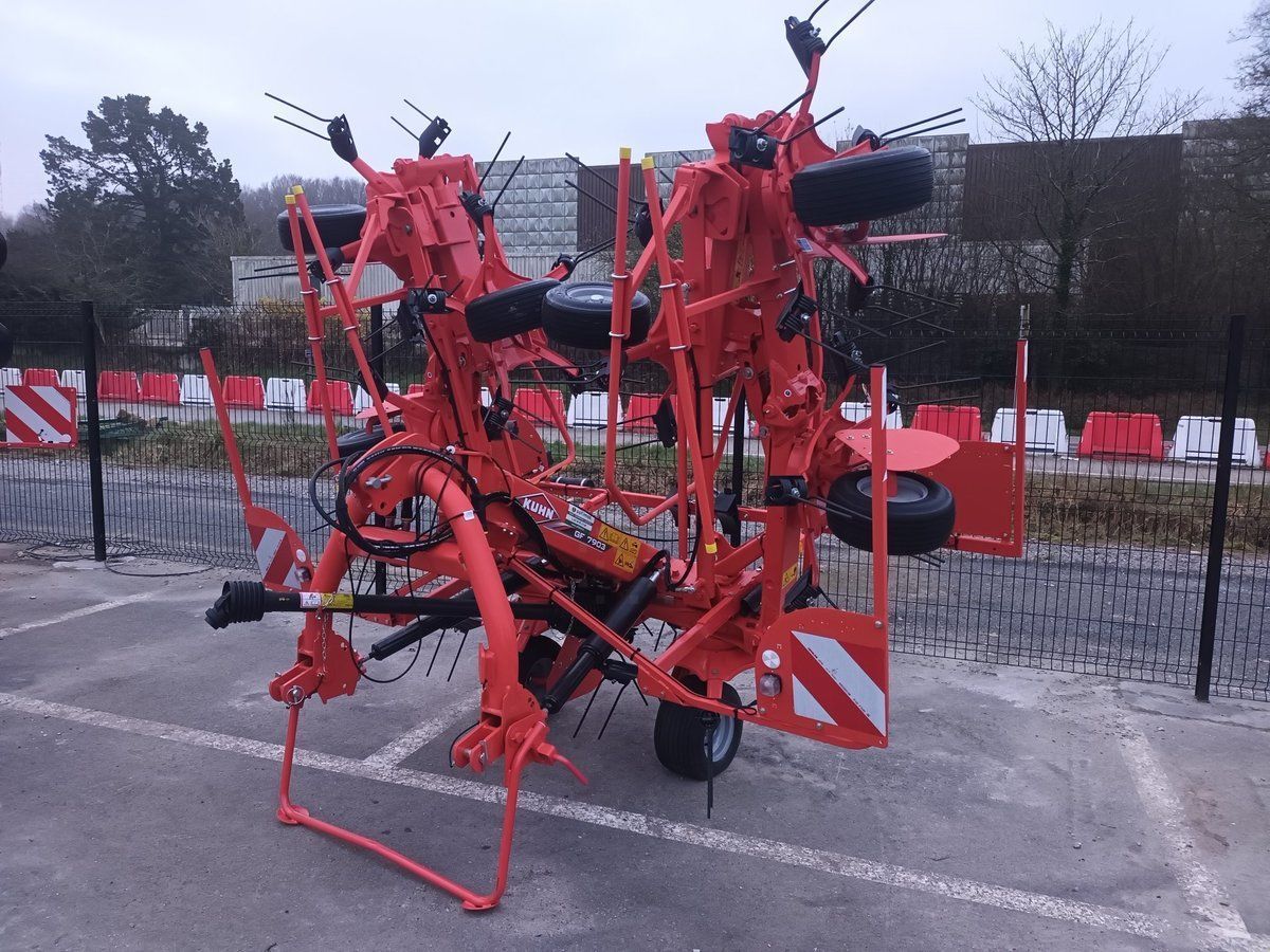 Kuhn GF 7903 Karuzelowy przetrząsacz do siana 18 950 €