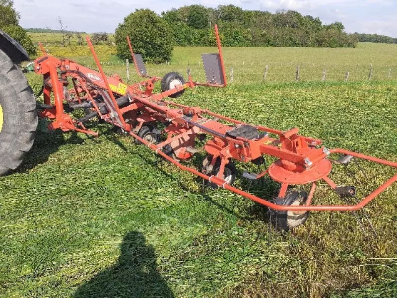 E-FARM: Kuhn GF 7902 - Faneuse - id RUMIEZC - 10 000 € - Année: 2017 - France