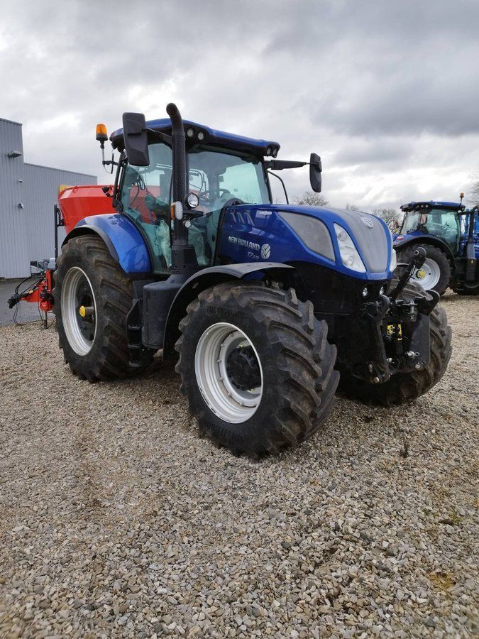 E-FARM: New Holland T7.270 AC - Traktor - id AKQDW3K - 180.000 € - Baujahr: 2023 - Abgelesene Motorstunden: 360,Motorleistung (PS): 230,Frankreich