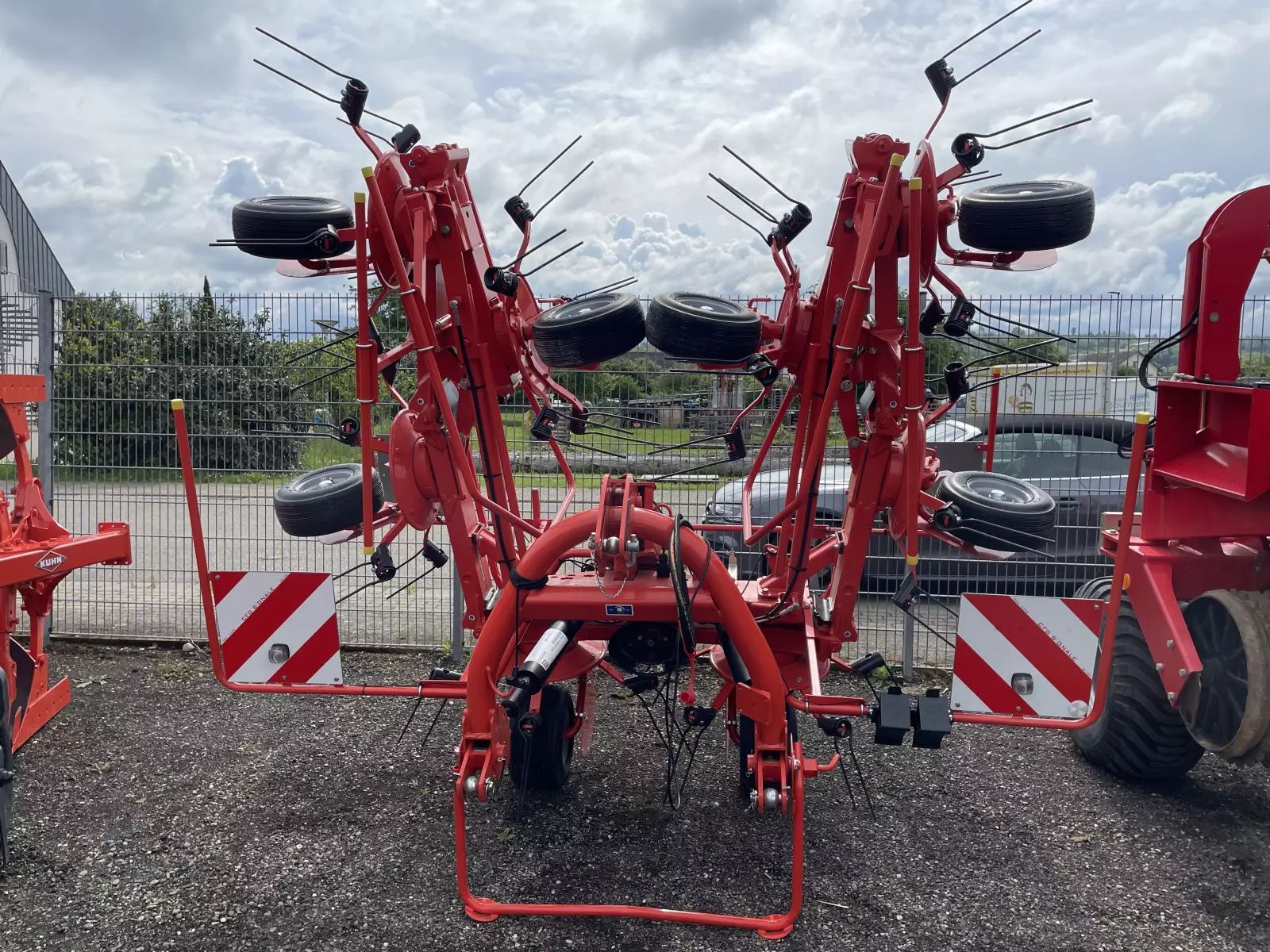 E-FARM: Kuhn GF 7902 - Tedder - id MESCM5K - €14,706 - Year of construction: 2023 - Germany