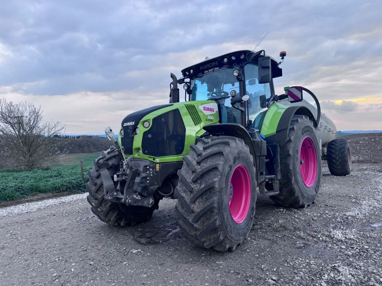 E-FARM: Claas Axion 830 CMATIC - Traktor - id EGXRVRI - Baujahr: 2023 - Abgelesene Motorstunden: 1.250,Motorleistung (PS): 245,Frankreich