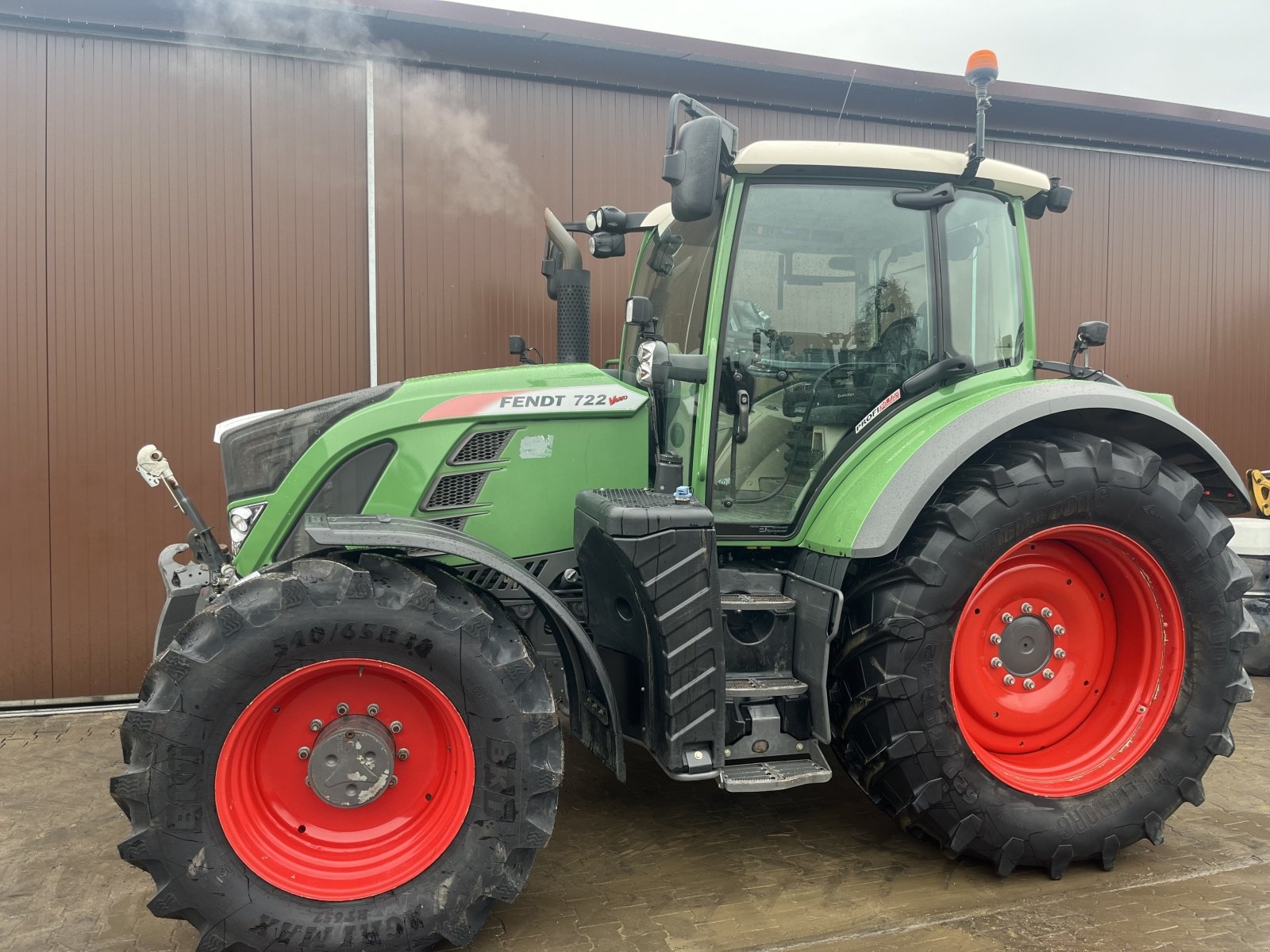 Fendt 722 Vario ProfiPlus tractor €115,000