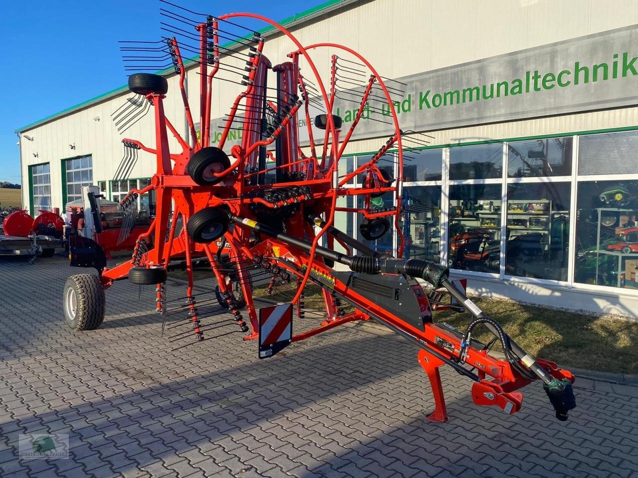 Kuhn GA 8731 windrower €30,000