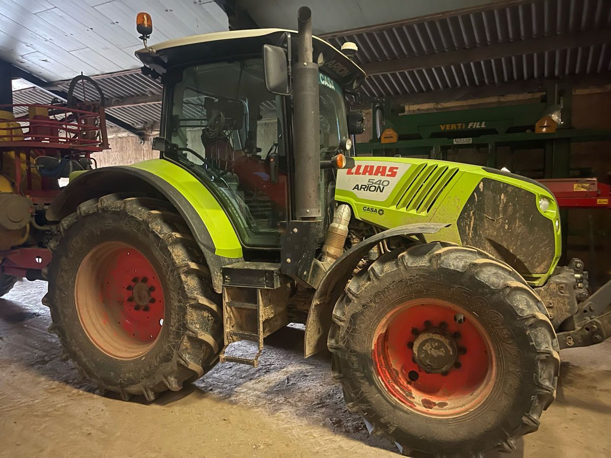 E-FARM: Claas Arion 540 - Tractor - id HJDUBFP - €42,000 - Year of construction: 2013 - Engine hours: 7,200,Engine power (HP): 150,France