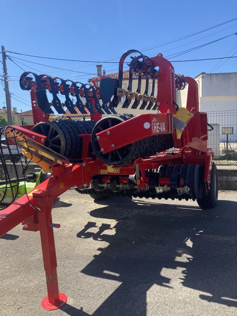 HE-VA tip roller 630 Prasy i wały 19 000 €