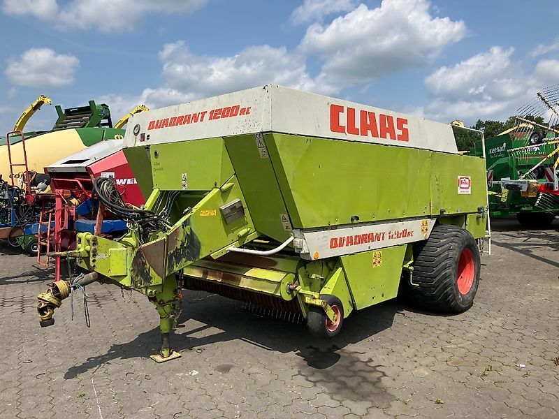 E-FARM: Claas Quadrant 1200 RC - Empacadora - id DKILTLZ - 9500 € - Año: 1998 - Alemania