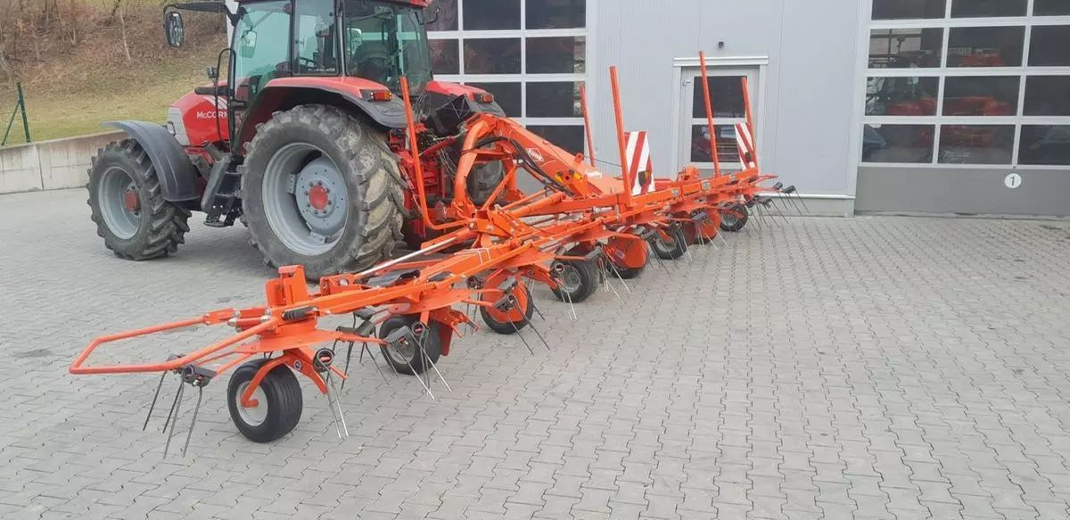Kuhn GF 8702 Høvender 12.920 €