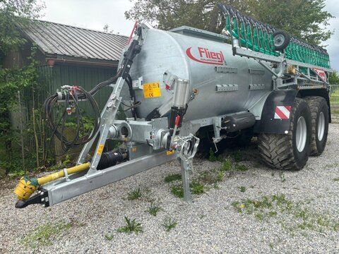 Fliegl pfw 14000 Tanker