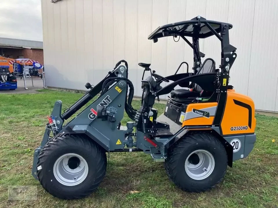 E-FARM: Giant g2500 hd - Ładowarka kołowa - id XMQNFEB - 38 400 € - Rok produkcji: 2023 - Motogodziny: 70,Moc silnika: 26,Niemcy