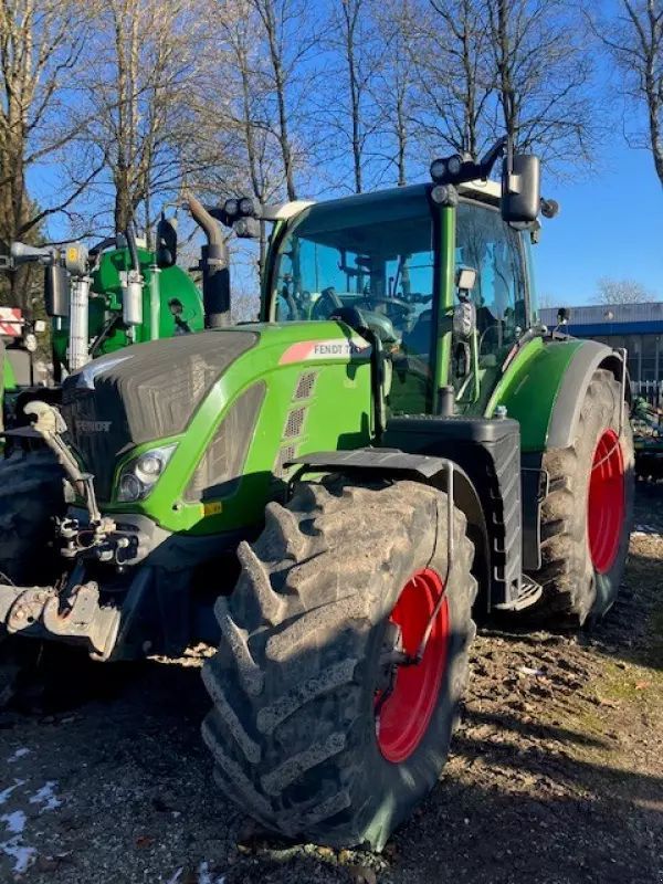 E-FARM: Fendt 724 Vario ProfiPlus - Τρακτέρ - id ICDL9AP - 125.000 € - Χρονία: 2017 - Μετρητής ωρών: 5.560,Γερμανία