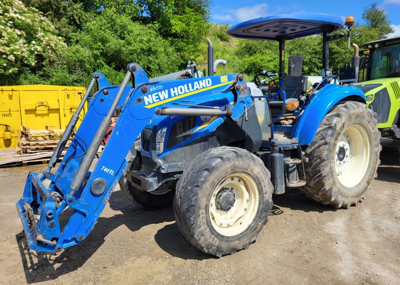 E-FARM: New Holland T4.95 - Tractor - id A7DKGJ9 - 42.500 € - Año: 2016 - Horas: 3900,Potencia del motor: 95,Francia