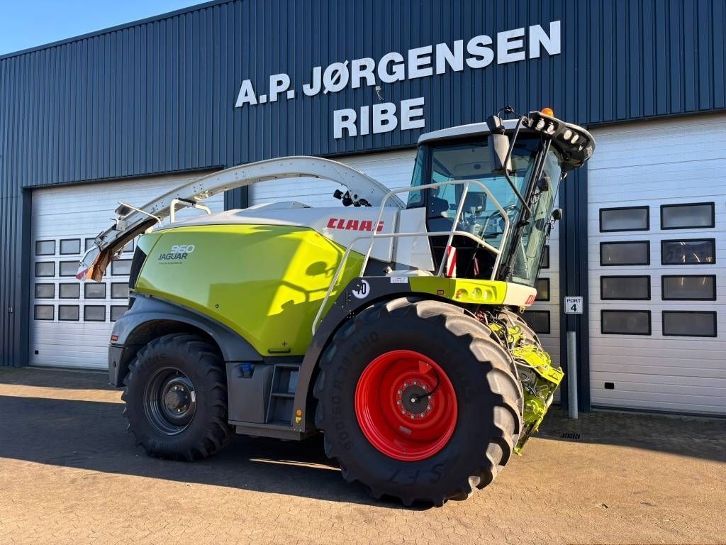 E-FARM: Claas Jaguar 960 - Cosechadora de forraje autopropulsada - id KAK4U7E - 351.910 € - Año: 2022 - Horas: 1295,Potencia del motor: 653,Dinamarca