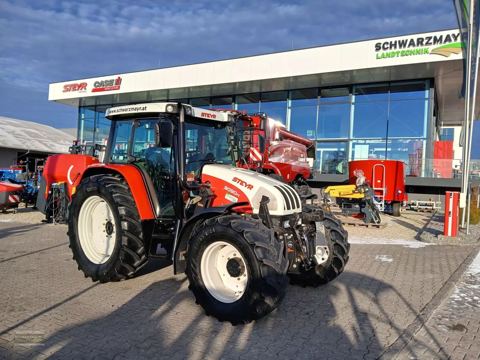 E-FARM: Steyr 9090M - Tractor - id PPTLJWP - €39,469 - Year of construction: 2007 - Engine hours: 5,110,Engine power (HP): 90,Austria