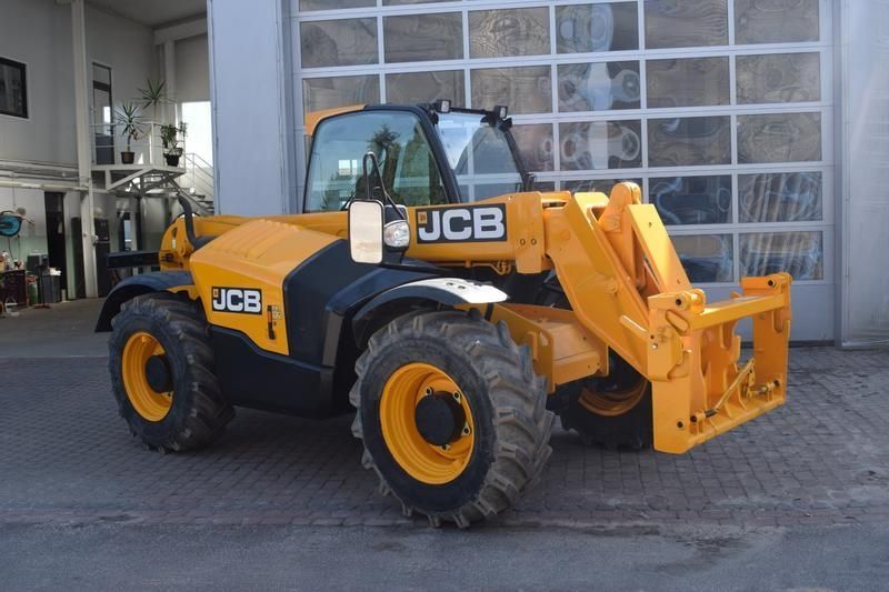 E-FARM: JCB 530-70 - Chargeuse à roues téléguidée - id KJXC4A5 - 35 500 € - Année: 2015 - Puissance du moteur (chevaux): 106,Pologne