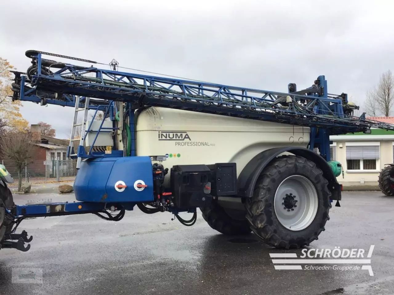 E-FARM: Inuma professional ias 703 - Tractor - id R3N9KEL - €32,000 - Year of construction: 2012 - Germany
