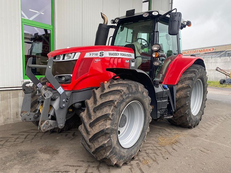 Massey Ferguson 7716 S Tractor €85,000