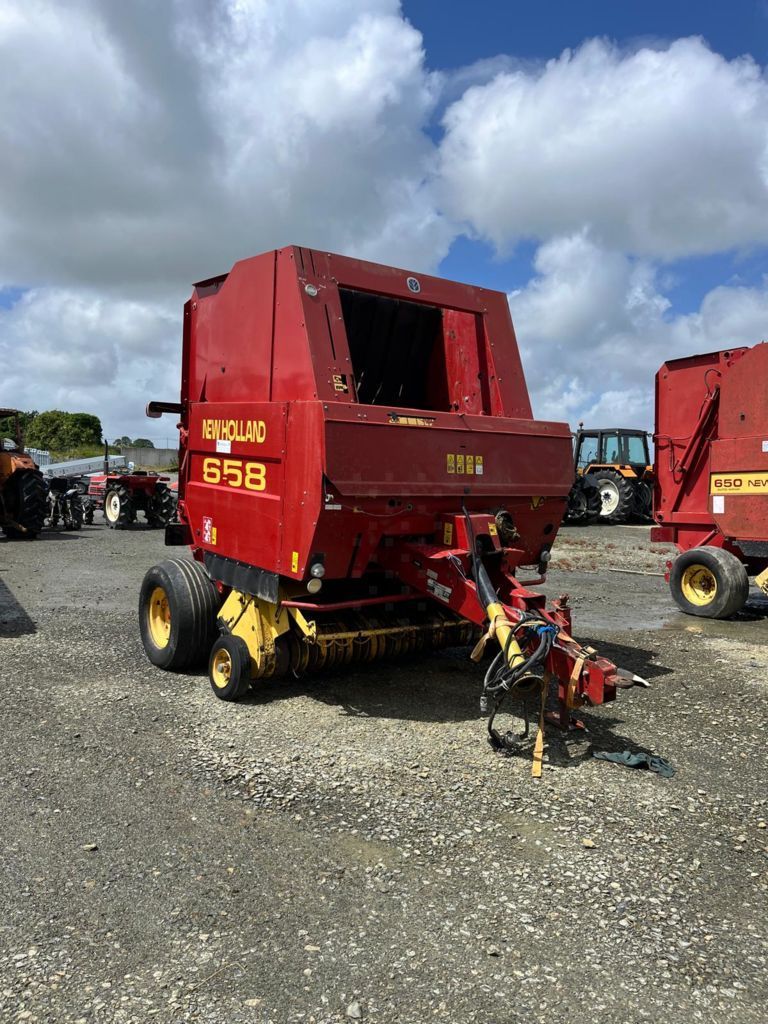 New Holland 658 Baler €3,000