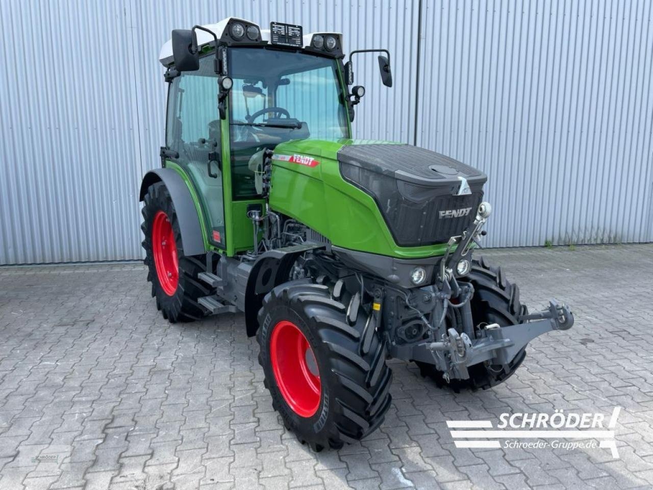 Fendt 209 Vario Power tractor €94,885