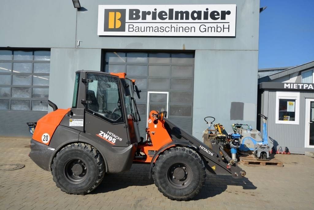 Hitachi zw 95-6 c Wheel loader €44,800