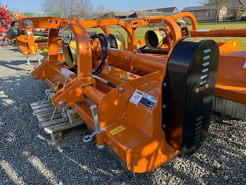 BERTI ekr/s 250 front und heckanbau Broyeur 6 600 €