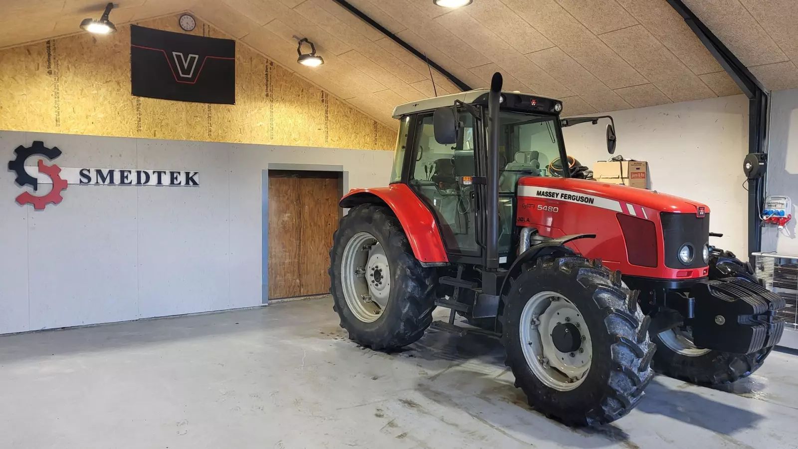 Massey Ferguson 5480 Traktor 34 804 €