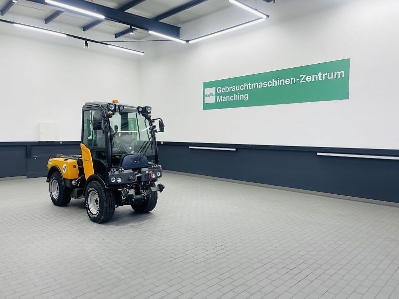Holder c 65 single cab Tractor €89,580