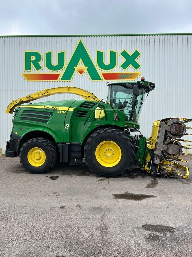 John Deere 8400 Self propelled forage harvester €310,000