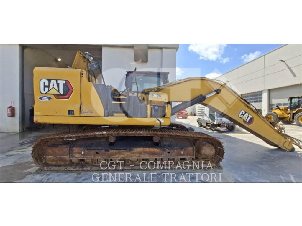 Caterpillar 330 gc Crawler excavator €225,000