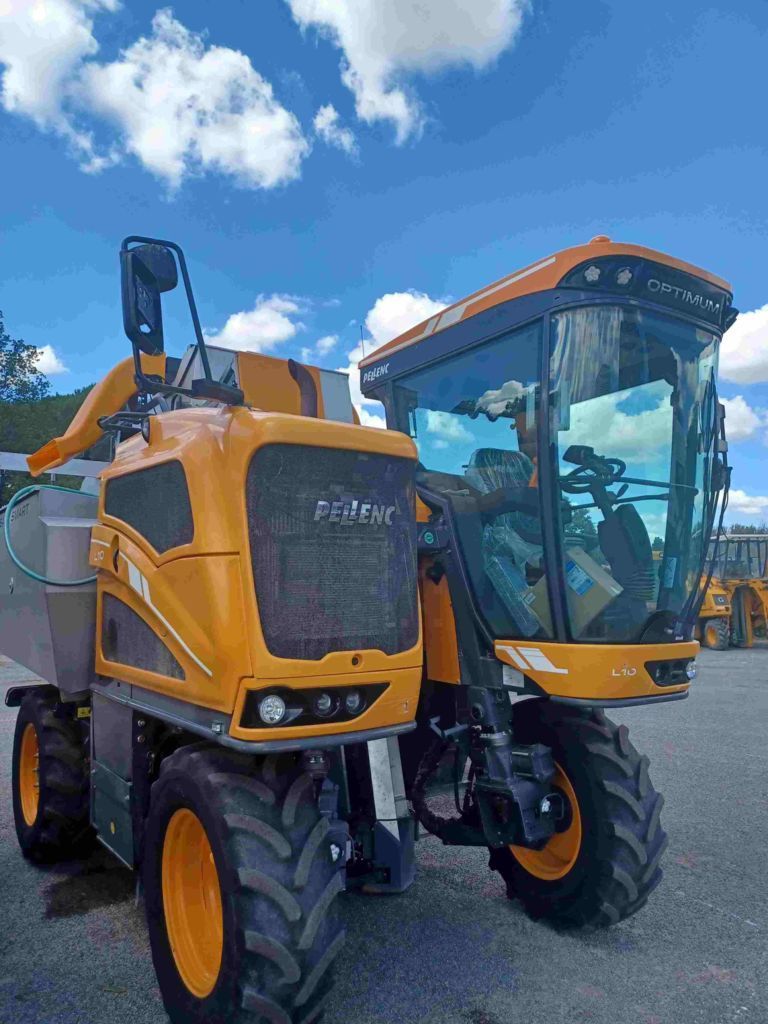 E-FARM: Pellenc l10 es - Grape harvester - id XVYPRJF - €145,000 - Year of construction: 2021 - France