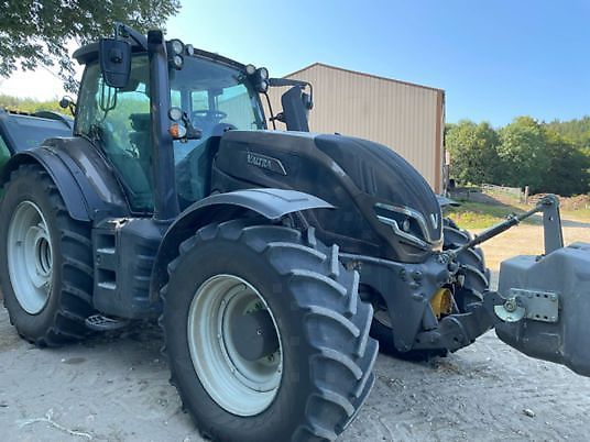 E-FARM: Valtra T235 - Tracteur - id RRU5KUA - 155 000 € - Année: 2022 - Lecture du nombre d'heure: 950,Puissance du moteur (chevaux): 235,France