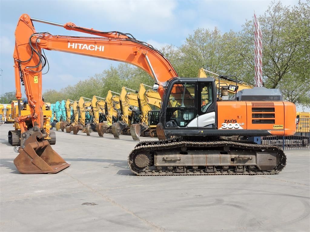 Hitachi zx300 Escavatore cingolato 59.000 €