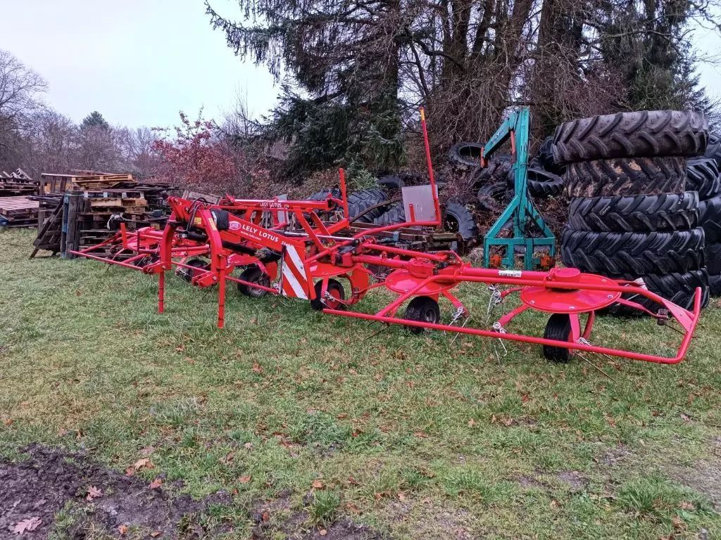 E-FARM: Lely lotus 770 stabilo - Tedder - id BHPFWVJ - 6000 € - Año: 2010 - Francia