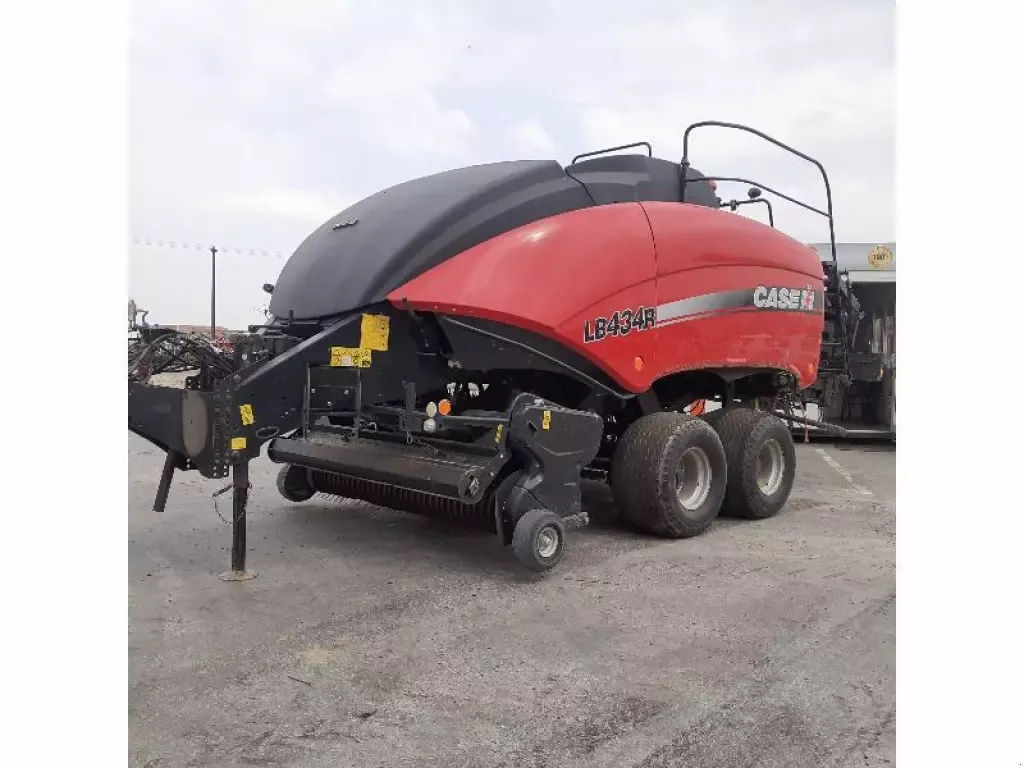E-FARM: Case IH LB 434 R - Baler - id TQ5NGLN - €64,900 - Year of construction: 2014 - Total number of bales produced: 25,717,France