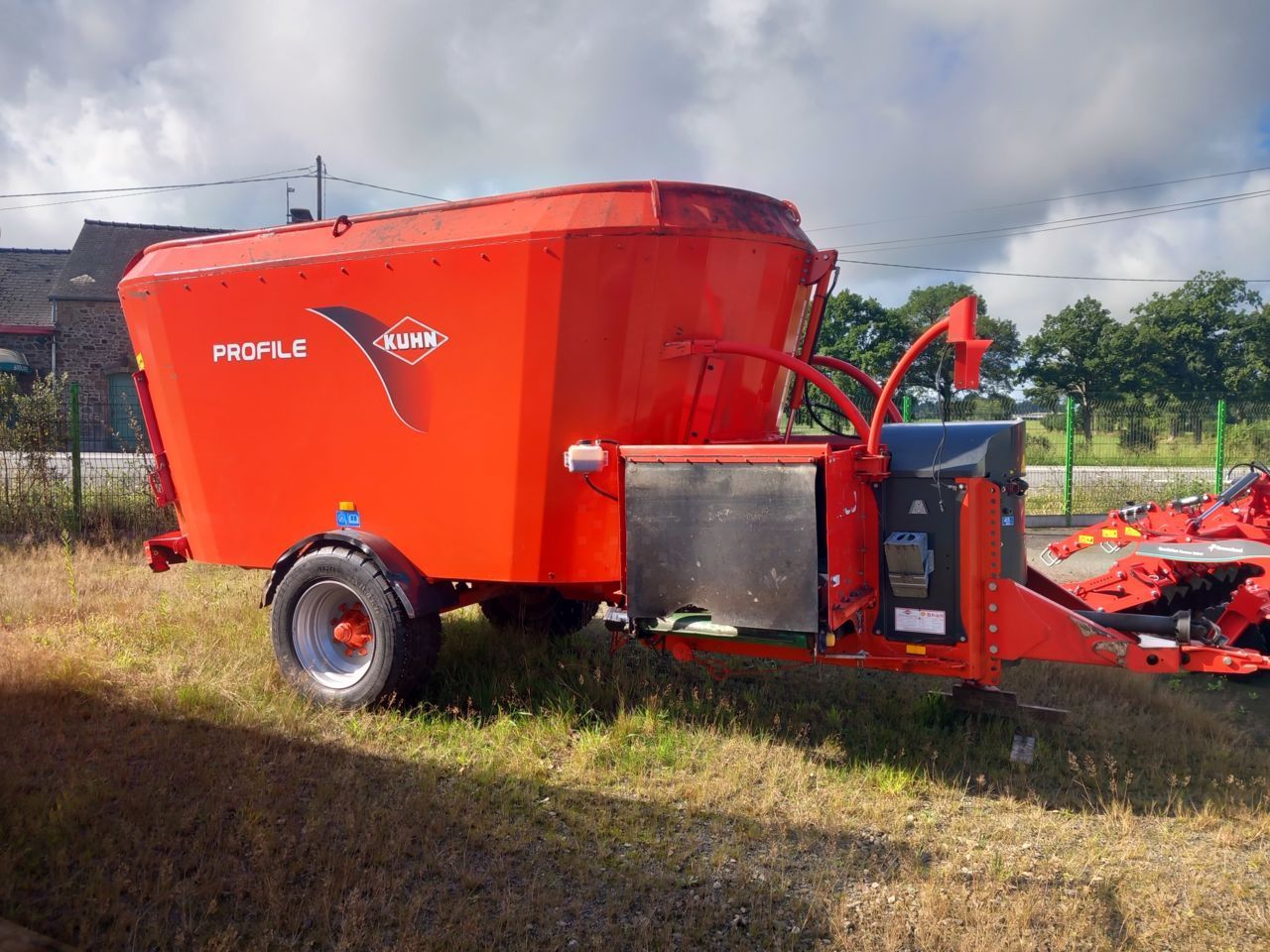 E-FARM: Kuhn profile 1680 - Mélangeurs d'alimentation - id PJS9G1W - 5 000 € - Année: 2013 - France